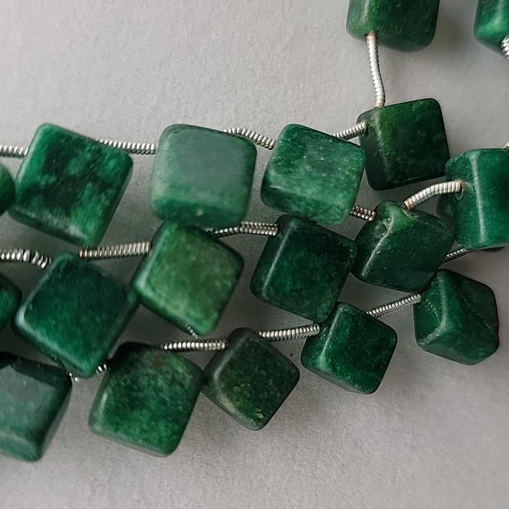 NWT Emerald Gemstone 3 Strand 493 Cts Square Cube Necklace Natural Adustable - Picture 5 of 7